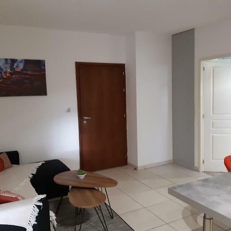 L'Escale Des Palmiers Apartment Saint-Denis Ngoại thất bức ảnh