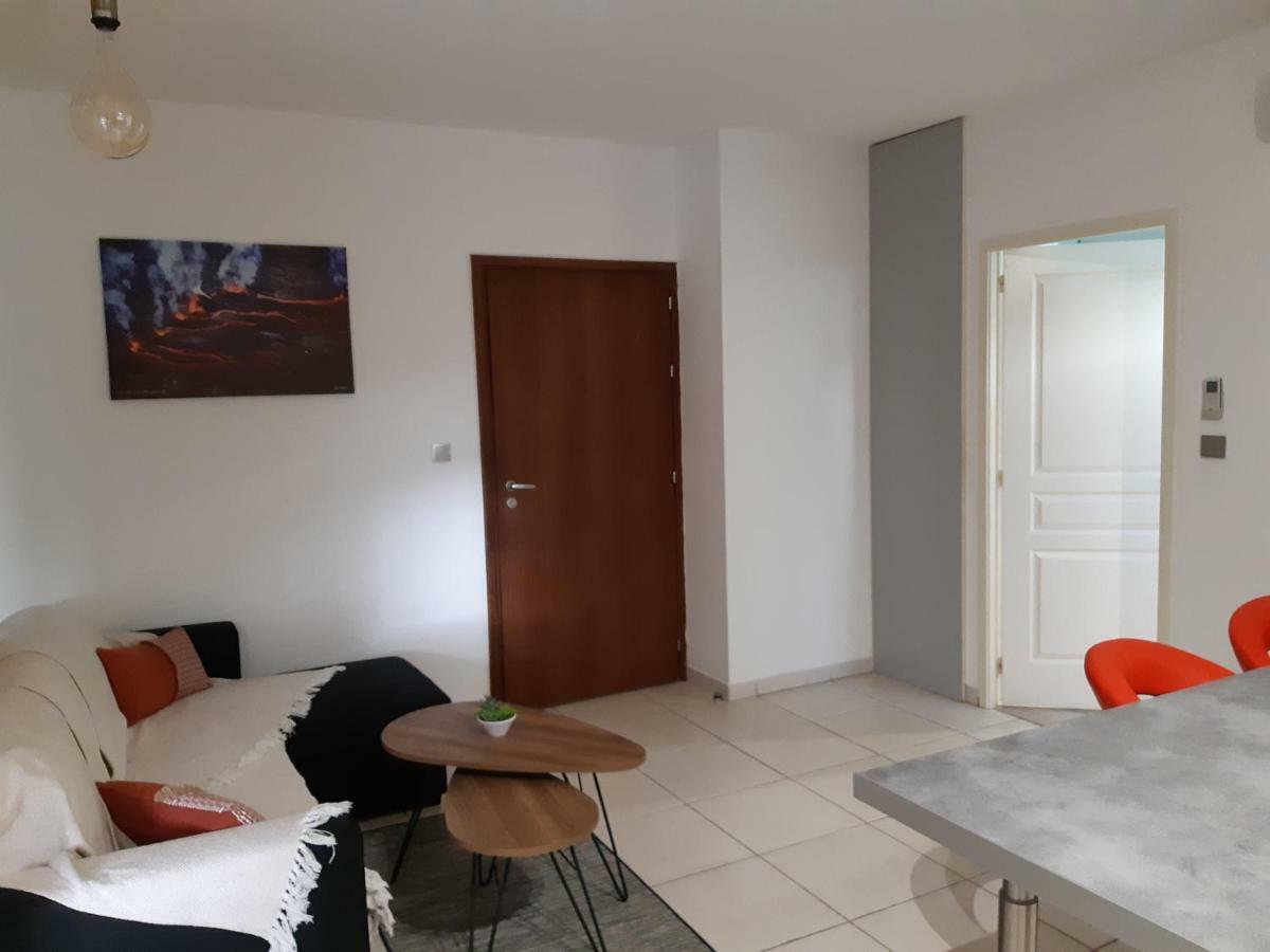 L'Escale Des Palmiers Apartment Saint-Denis Ngoại thất bức ảnh